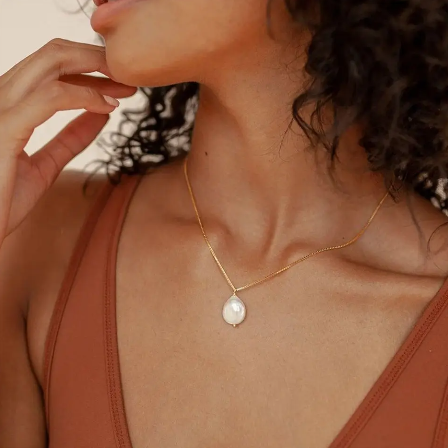 Meredith | Necklace with Pearl Pendant