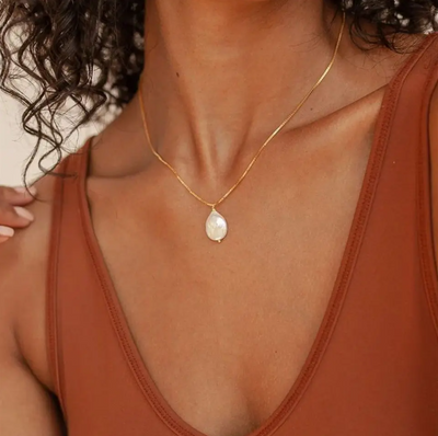 Meredith | Necklace with Pearl Pendant